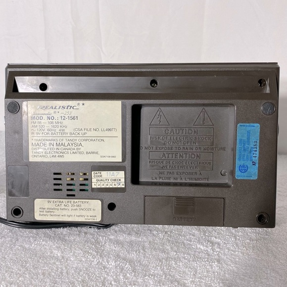 Vintage Realistic Chronomatic 252 Model 12-1560 AM/FM Clock Radio - Picture 10 of 16